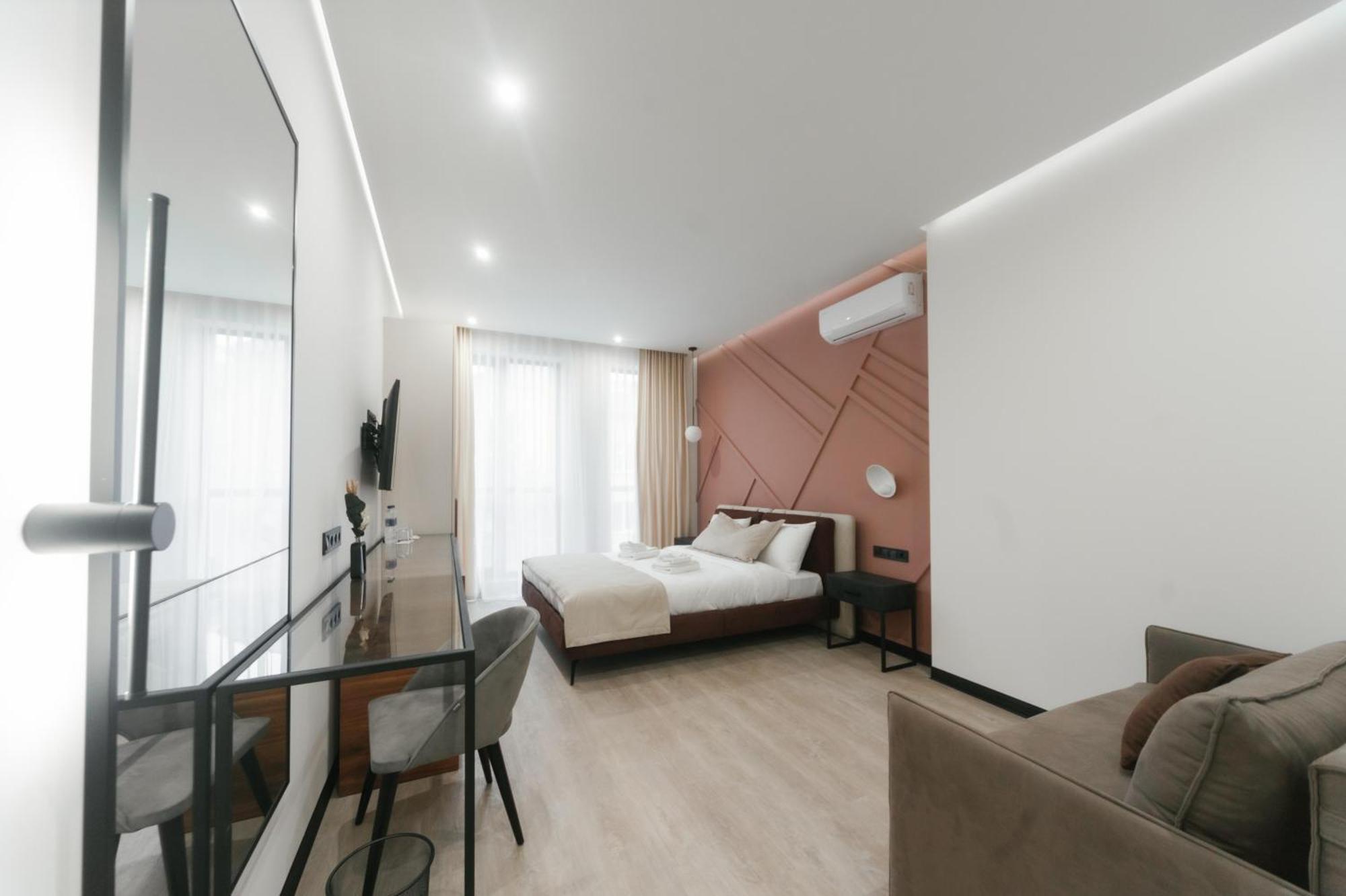 Select Hotel Лвив Екстериор снимка