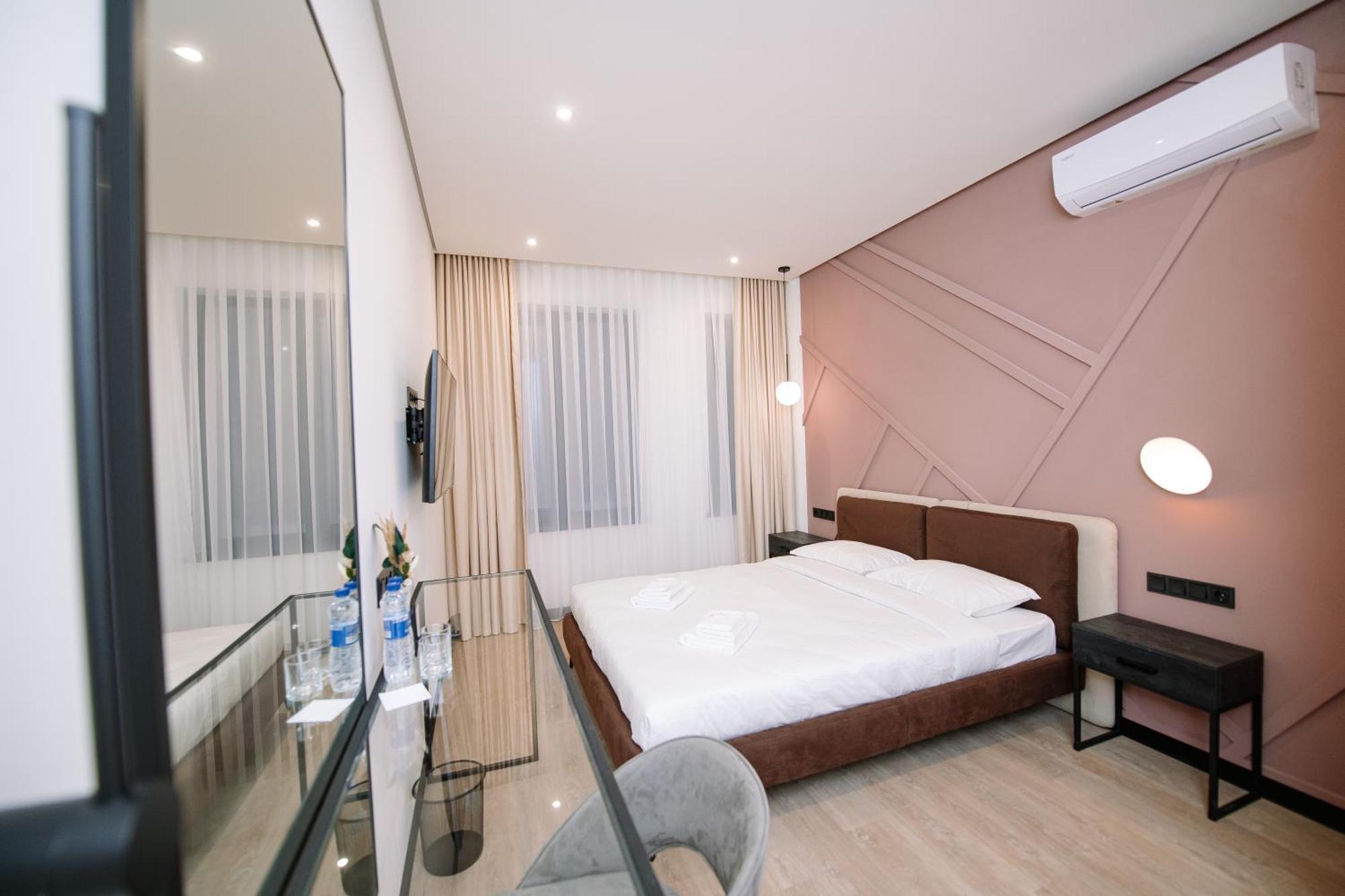 Select Hotel Лвив Екстериор снимка