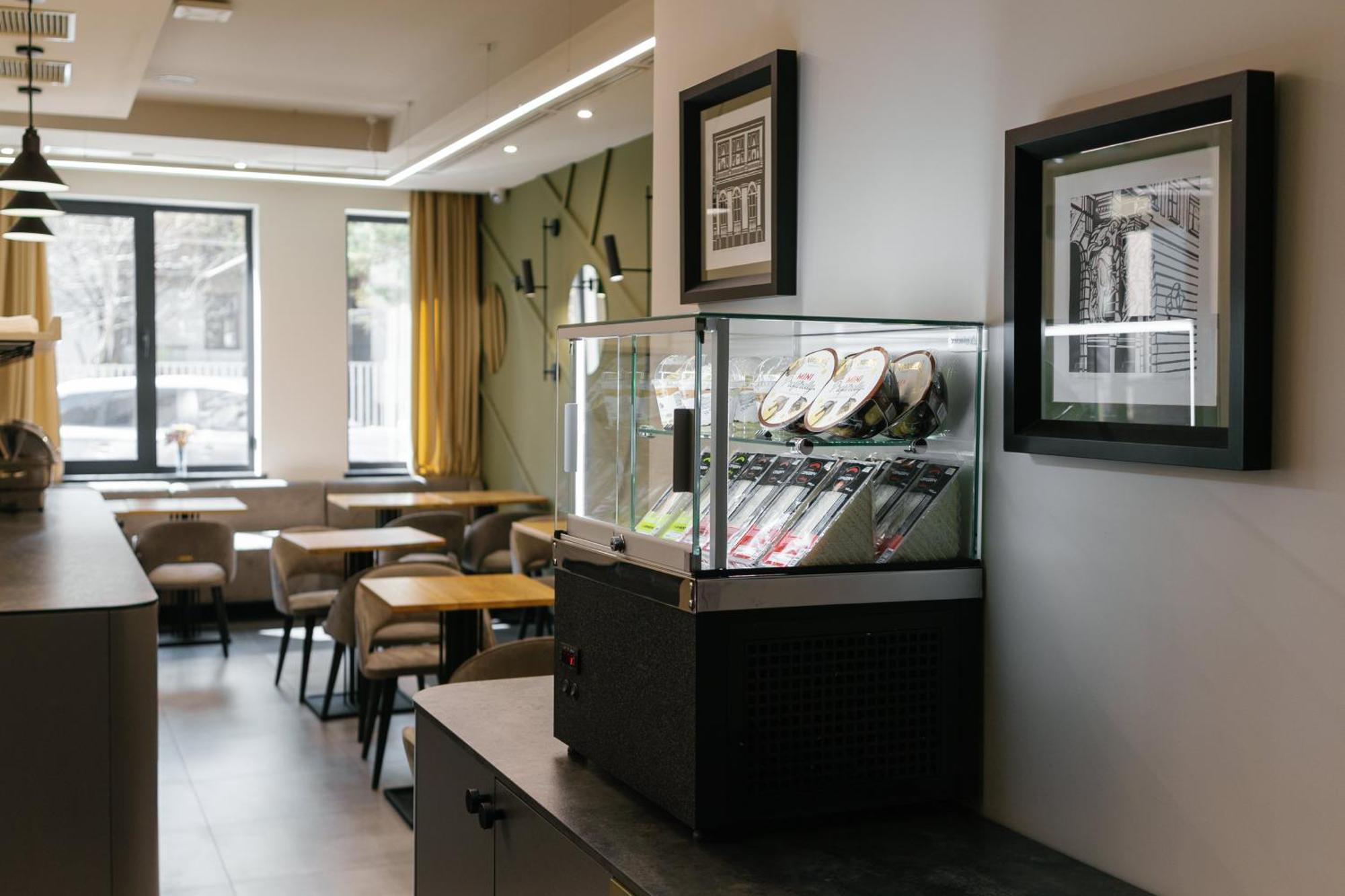 Select Hotel Лвив Екстериор снимка