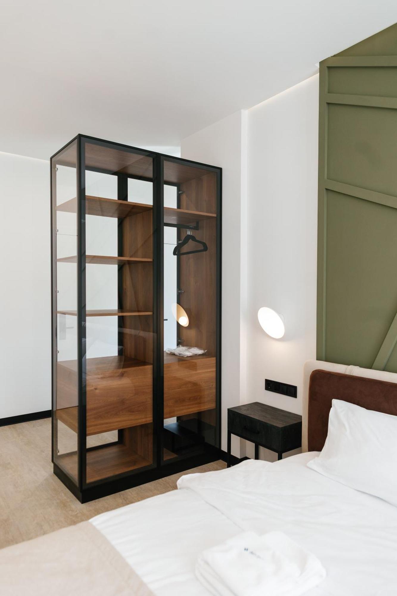 Select Hotel Лвив Екстериор снимка